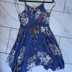 Gorgeous Blue w/ flowers Dress